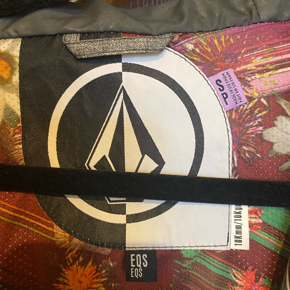 Grey Volcom Snowboarding Jacket - image 3